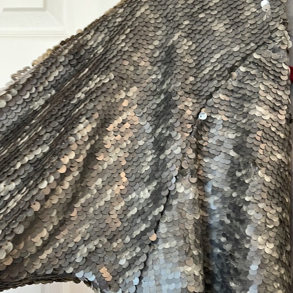 GORGEOUS FREE PEOPLE SILVER SEQUIN JACKET TOP SIZE SMALL SHIMMERY NWT - Picture 9 of 17